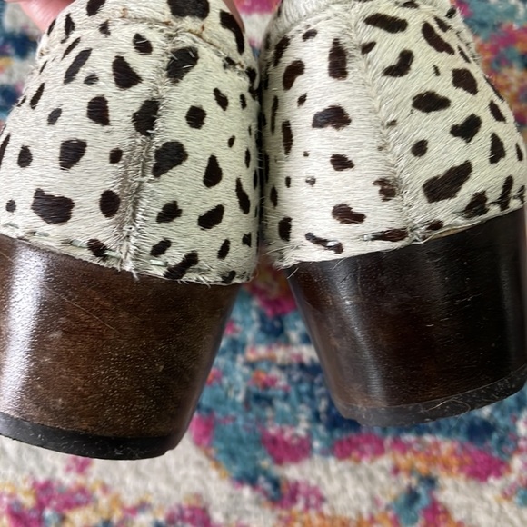 Hanna Andersson dotted calf hair embroidered clogs - Picture 10 of 11